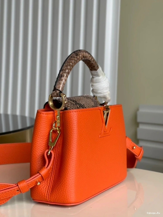 LOUIS MINI CAPUCINES VUITTON 0309